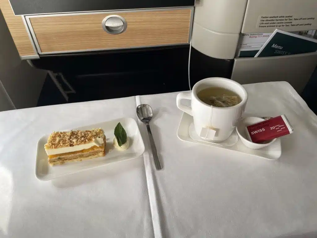 Swiss Business Class in 2023: Meal Service