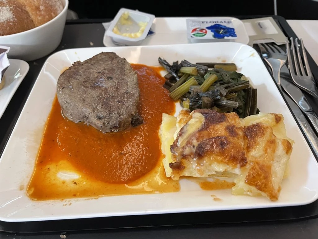 Swiss Business Class in 2023: Meal Service