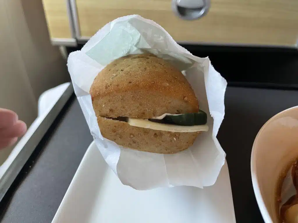 Swiss Business Class in 2023: Pre-arrival meal