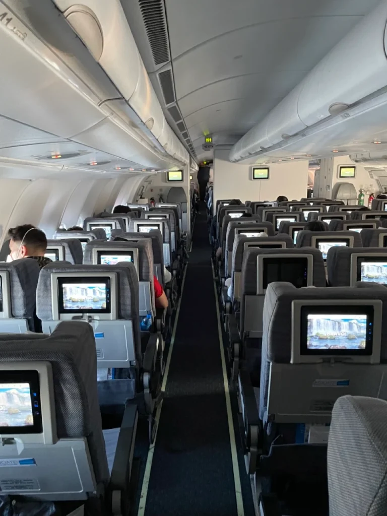 Aerolineas Argentinas A330-200 Economy Class (13)