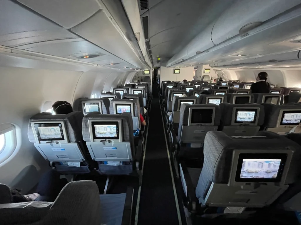 Aerolineas Argentinas A330-200 Economy Class (14)