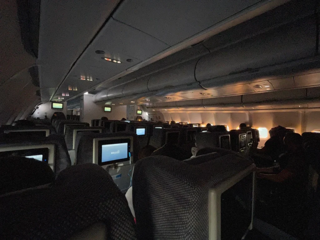 Aerolineas Argentinas A330-200 Economy Class (30)