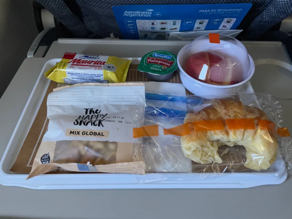 Aerolineas Argentinas A330-200 Economy Class (Breakfast, 3)
