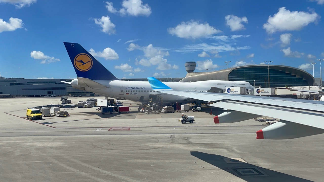Aerolineas Argentinas A330-200 Economy Class (40)