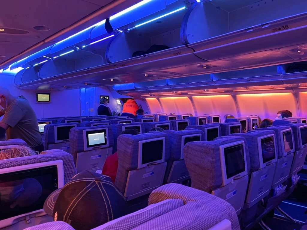 Aerolineas Argentinas A330-200 Economy Class (2)