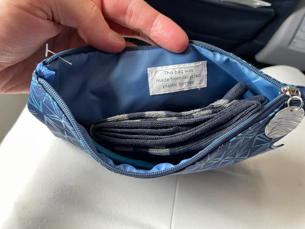 Copa 737-800 Business Class in 2023: Amenity Kit