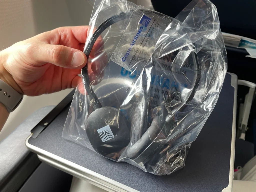 Copa 737-800 Business Class in 2023: Headphones