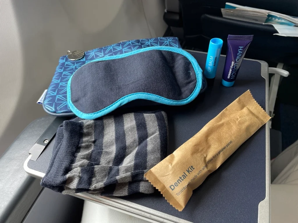 Copa 737-800 Business Class in 2023: Amenity Kit