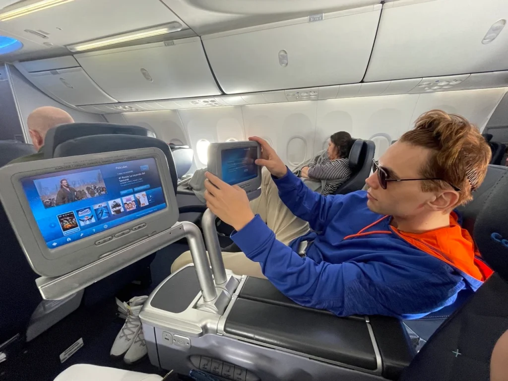 Copa 737-800 Business Class in 2023: IFE