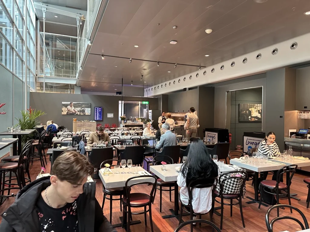 American Express Pop Up Lounge Stockholm Arlanda - Dining Area (1)
