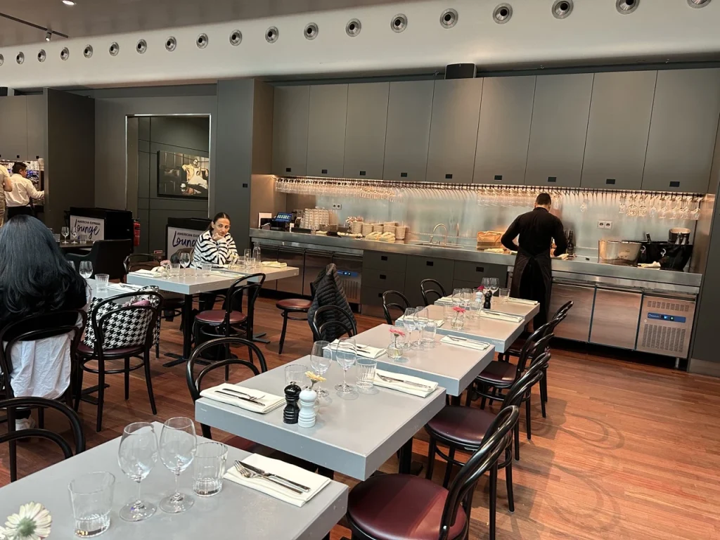 American Express Pop Up Lounge Stockholm Arlanda - Dining Area (2)