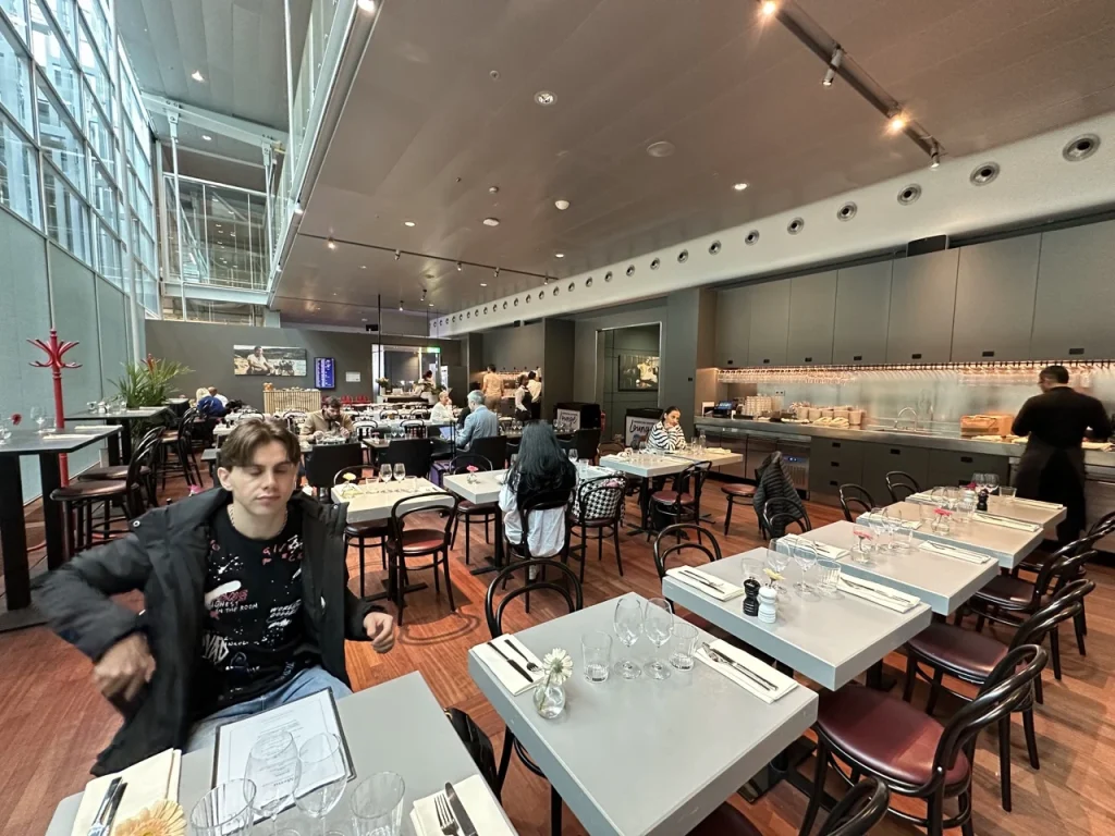 American Express Pop Up Lounge Stockholm Arlanda - Dining Area (3)