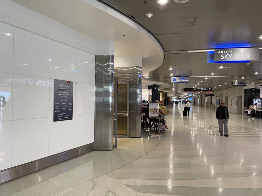 Delta Miami to Boston: Delta SkyClub (DL484)