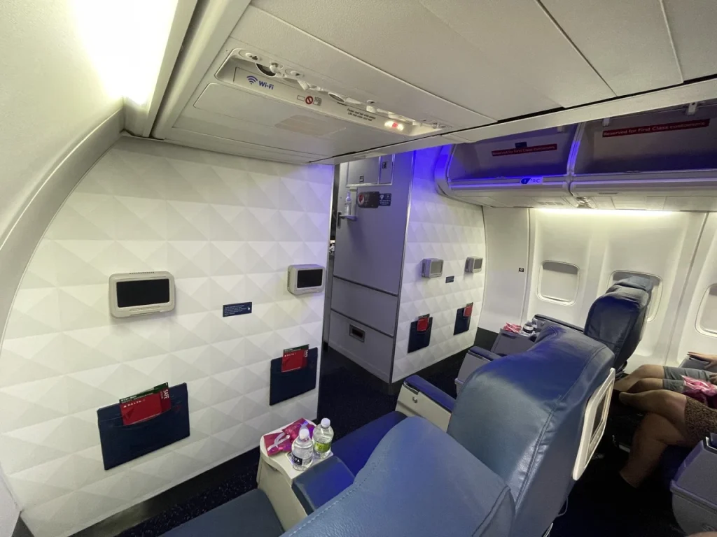 Delta Miami to Boston: Cabin (DL494)