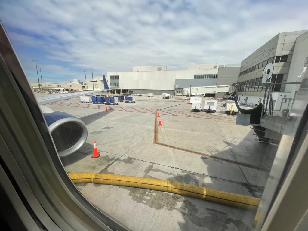 Delta Miami to Boston: Cabin (DL494)