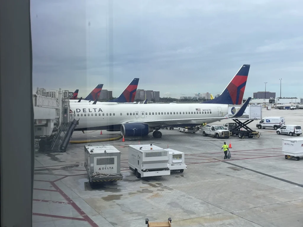 Delta Miami to Boston: Pre-boarding area (DL494)