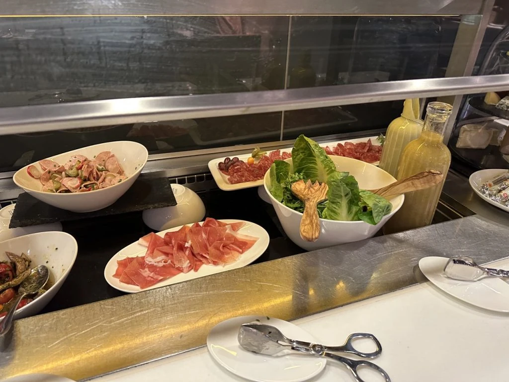 Lufthansa First Class Terminal 21