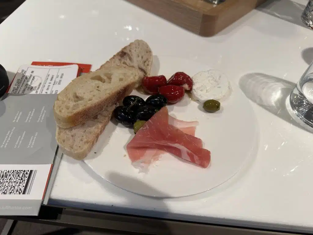 Lufthansa First Class Terminal 35