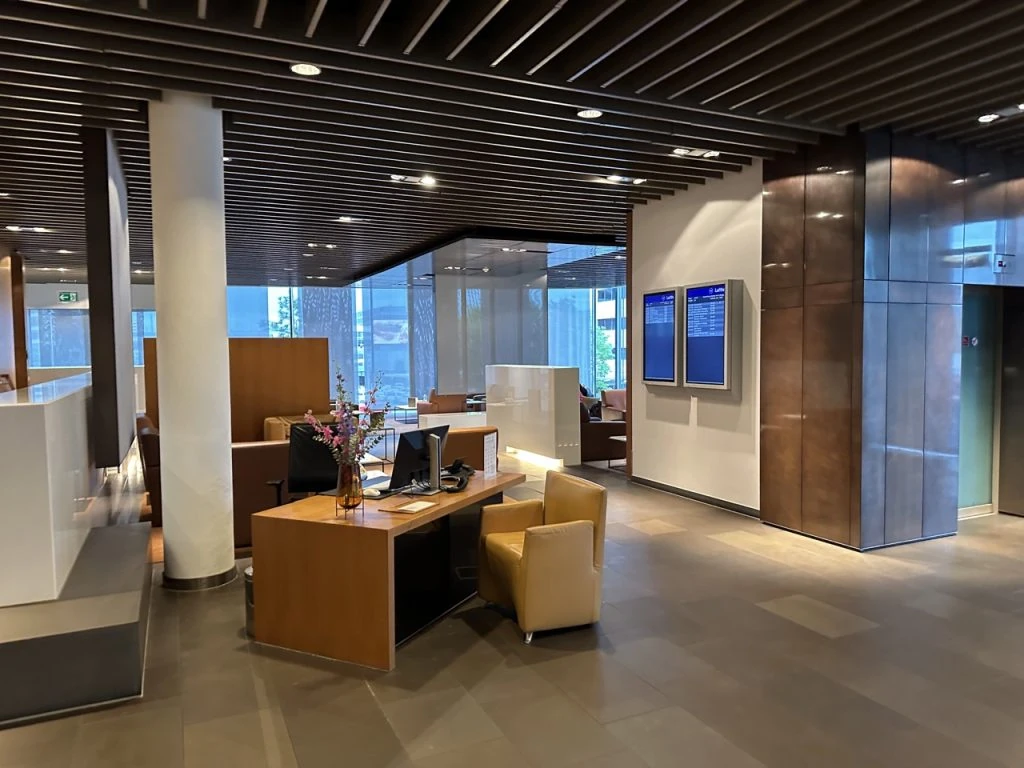 Lufthansa First Class Terminal 36