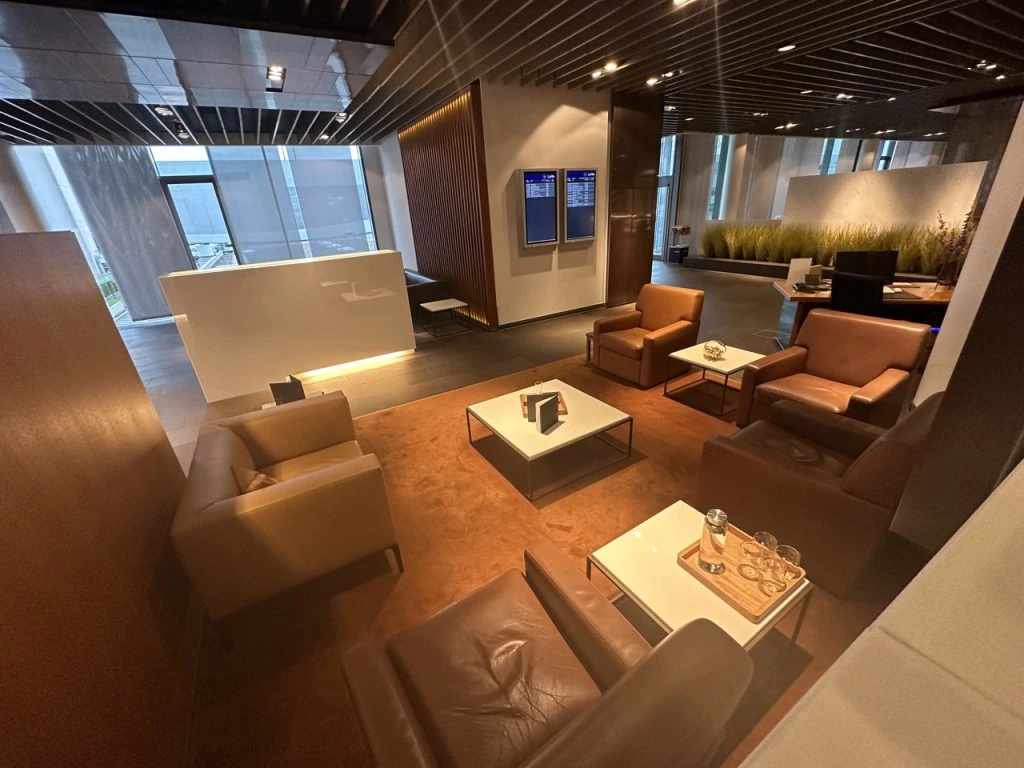 Lufthansa First Class Terminal 37