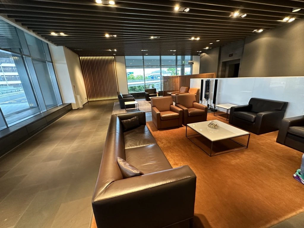 Lufthansa First Class Terminal 4