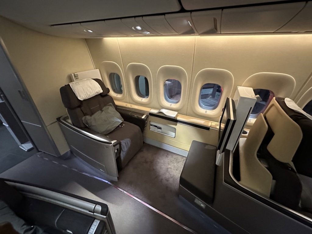 Lufthansa 747-8 First Class Cabin in 2023 - 5
