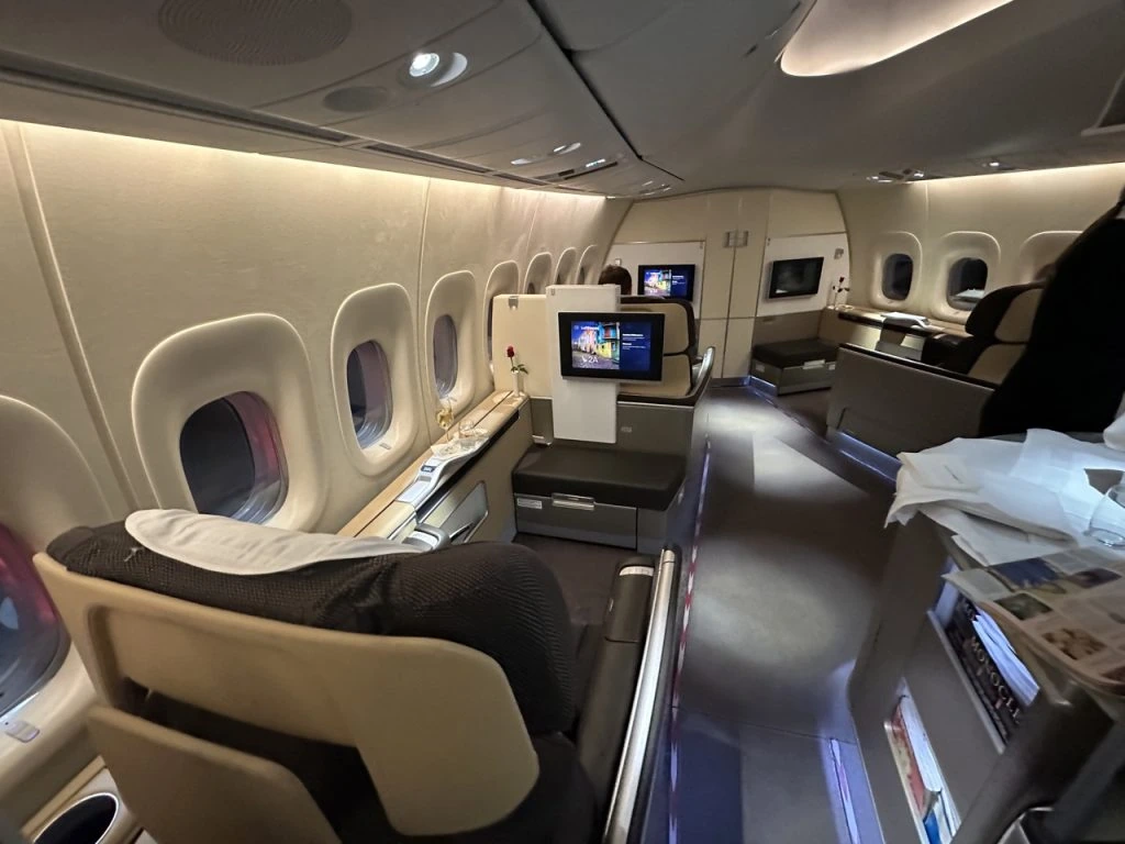 Lufthansa 747-8 First Class Cabin in 2023 - 7