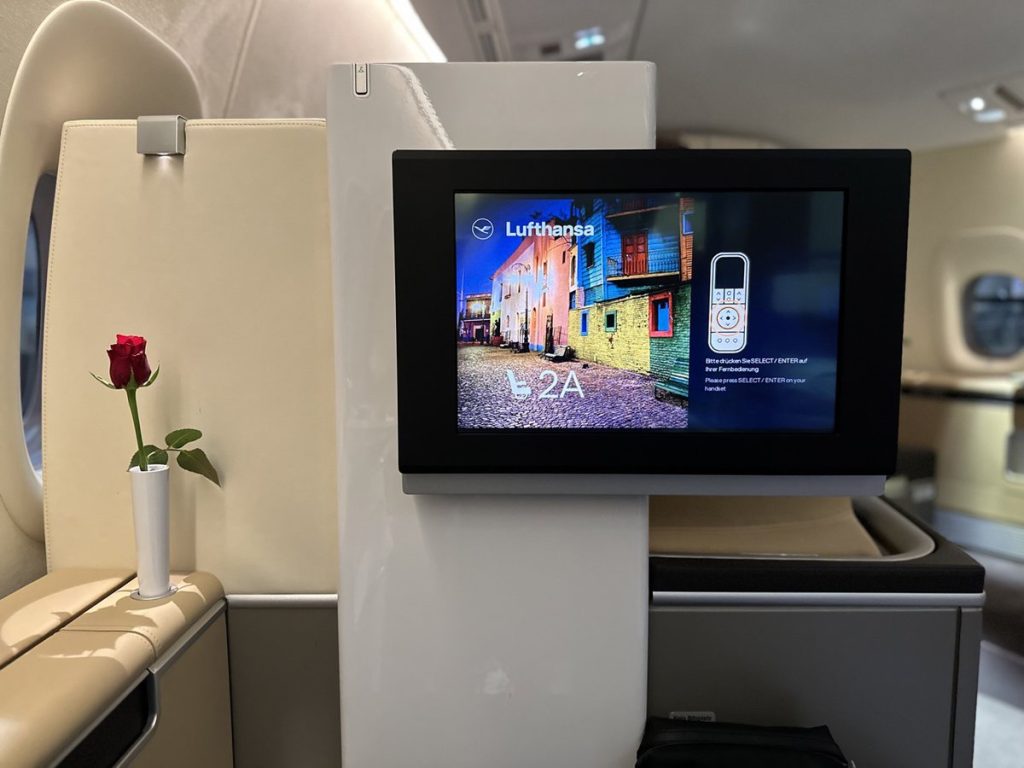 Lufthansa 747-8 First Class in 2023 - Seat