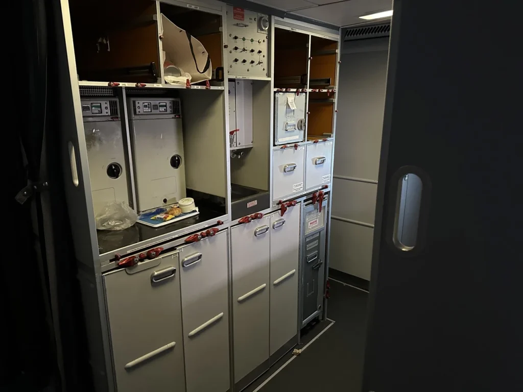 Aerolineas Argentinas A330-200 Galley