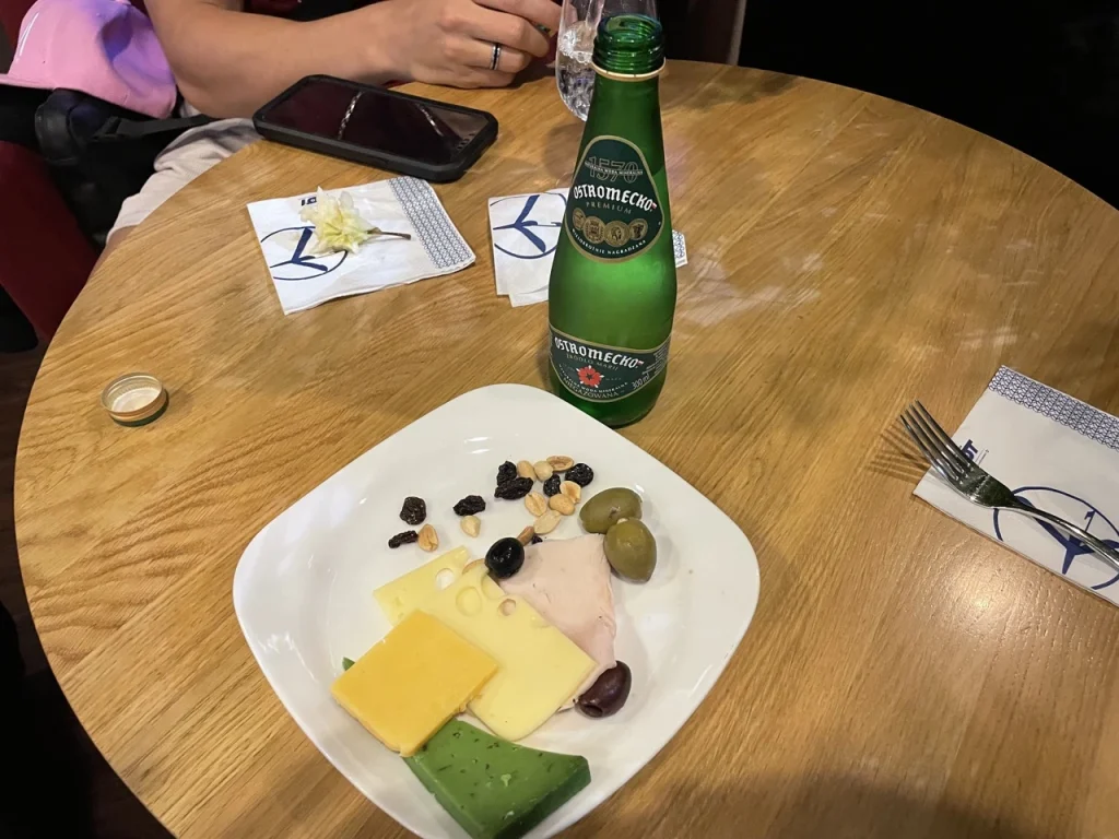 LOT Business Class Lounge WAW Polonez
