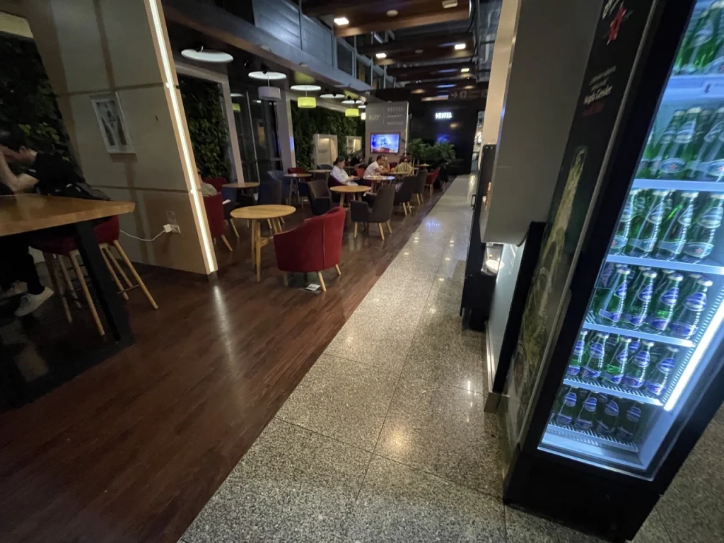 LOT Business Class Lounge WAW Polonez