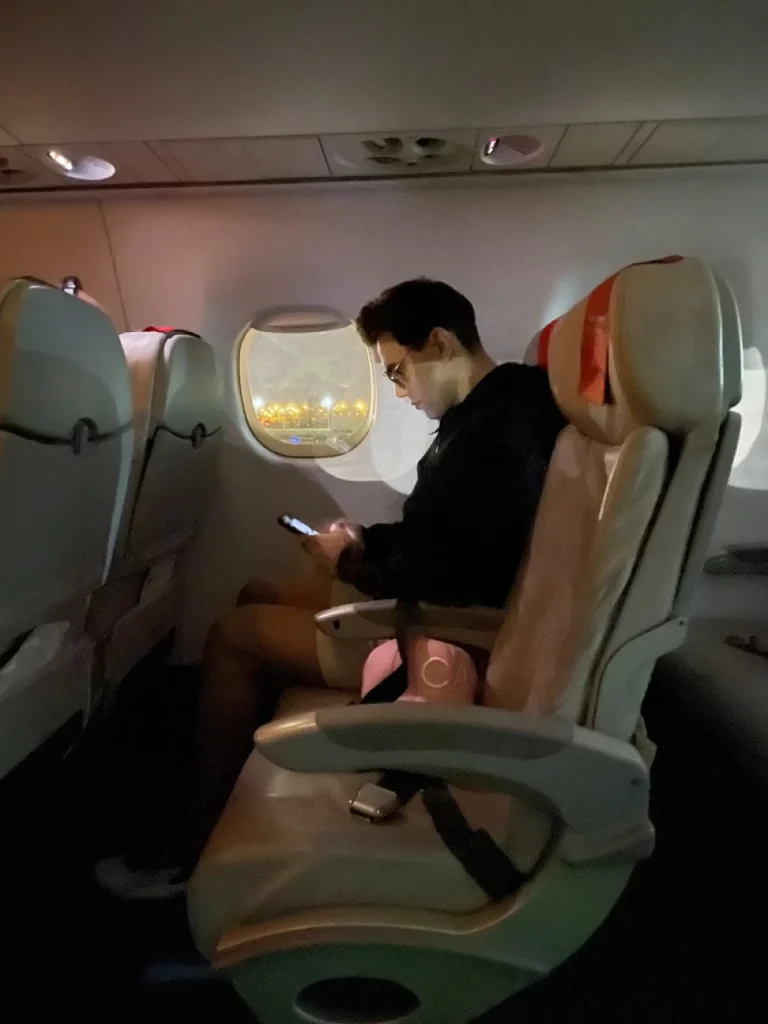 LOT European Business Class: Warsaw to Stockholm (E195LR)
