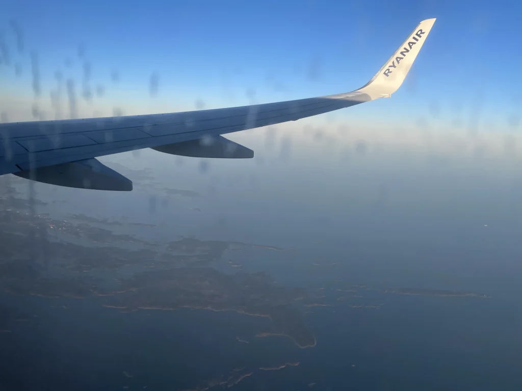 Ryanair 737-800 Barcelona to Stockholm