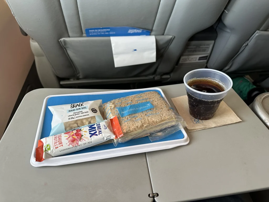 Aerolíneas Argentinas 737-800 Club Economy In-flight service